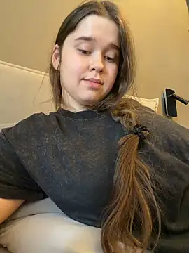 HornyGirlH Webcam-Show