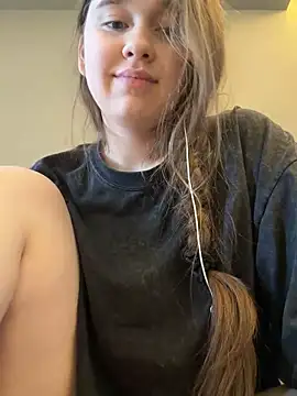 HornyGirlH ওয়েবক্যাম শো