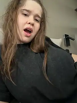 HornyGirlH Adlı Modelin Web Kamerası Şovu