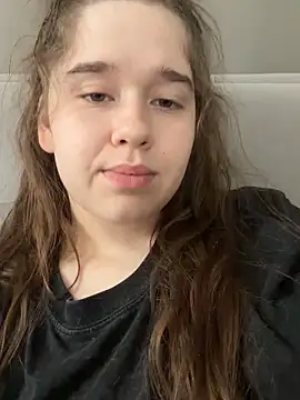HornyGirlH Show in webcam