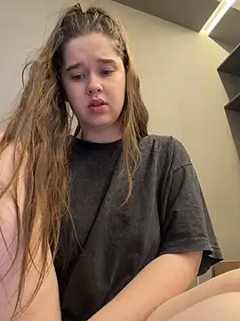 HornyGirlH's Webcam Show