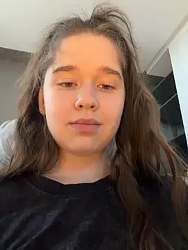HornyGirlH Show Webcam
