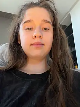 HornyGirlH webkamerás műsora