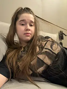 Webkamerová show HornyGirlH