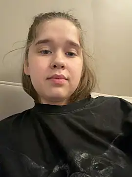 HornyGirlH webcam show