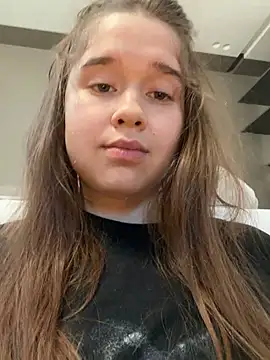 הופעת וובקאם של HornyGirlH
