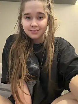 HornyGirlH webcam show