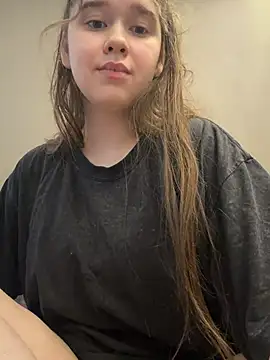 HornyGirlH ওয়েবক্যাম শো