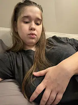 HornyGirlH Webcam-Show