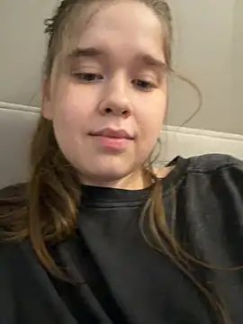 Вебкам-шоу HornyGirlH