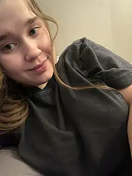 HornyGirlH Webcam Show