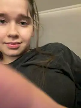 HornyGirlH – Kamerová šou