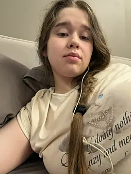 HornyGirlH ওয়েবক্যাম শো