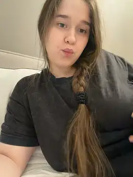 HornyGirlH Webcam Show