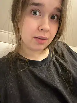 HornyGirlH ওয়েবক্যাম শো