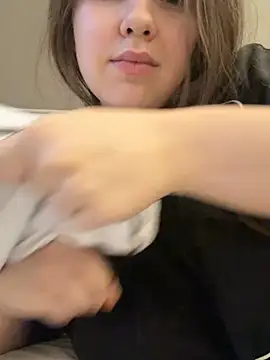 HornyGirlH – Kamerová šou