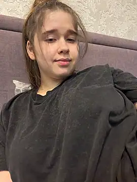 HornyGirlH Шоу с уебкамера