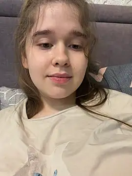 HornyGirlH webcam show