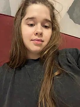 HornyGirlH webcam show
