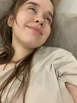 HornyGirlH webcam show