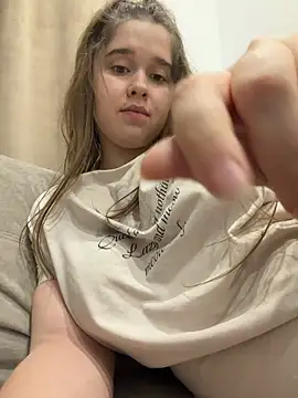 HornyGirlH ওয়েবক্যাম শো