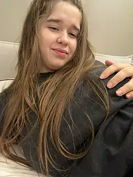 HornyGirlH Webcam-Show