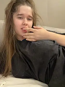 HornyGirlH Webcam show