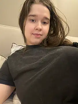 HornyGirlH Шоу с уебкамера