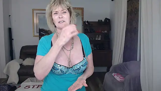 SindeeDix's Live Chat Room