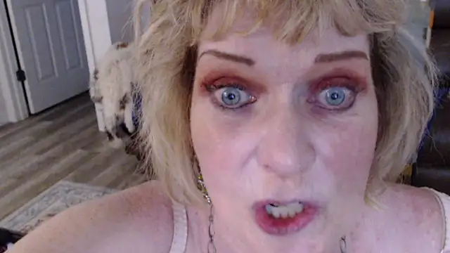SindeeDix Chat XXX in diretta