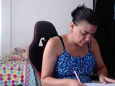 Chatroom XXX en direct de Adriana_0312
