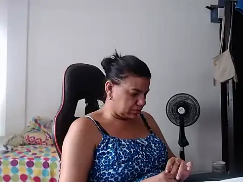 צ'אט XXX בשידור חי של Adriana_0312