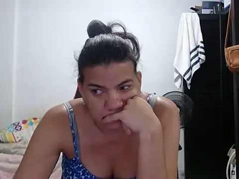 Adriana_0312 XXX чат на живо