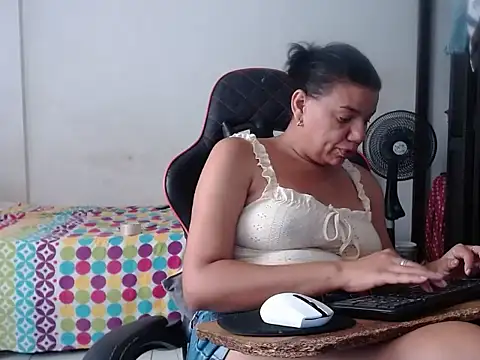 دردشة Adriana_0312 الجنسية المباشرة