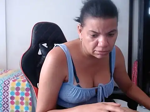 Adriana_0312 – Naživo XXX chat