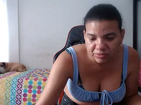 Adriana_0312's Live XXX Chat
