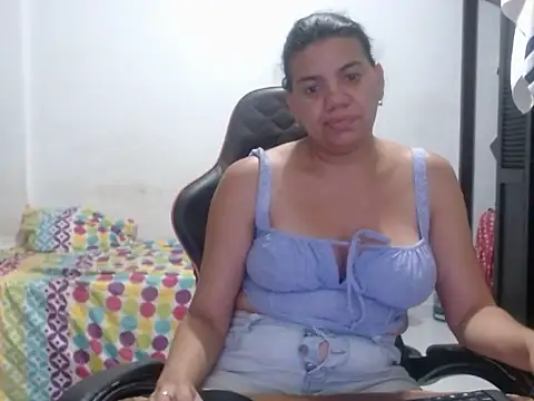 Adriana_0312 라이브 XXX 채팅