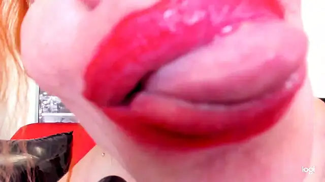 softlysoftlyasbeauty webcam show