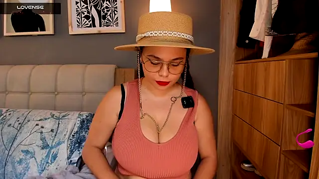 Bloom_Noor XXX чат на живо