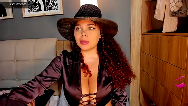 Chat XXX en directo de Bloom_Noor