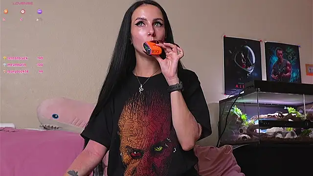 YaraAveiri's Live XXX Chat