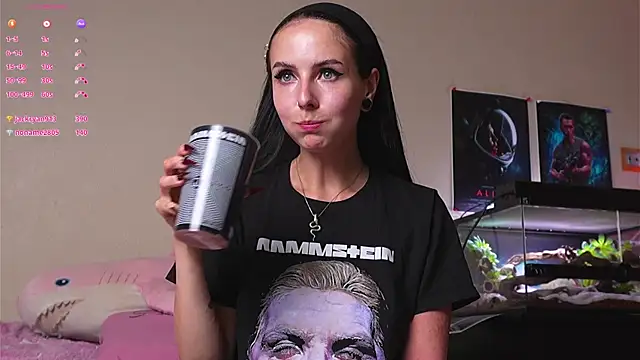 YaraAveiri Chat XXX live