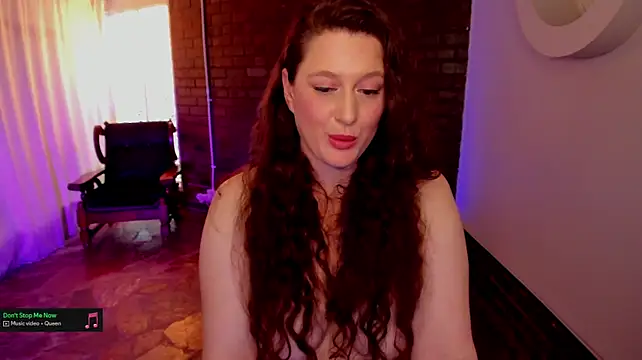XXX chat uživo modela cee2nv