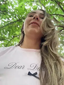 Wonder_Kari's Webcam Show