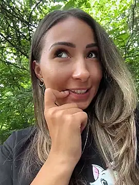 Wonder_Kari Webcam Show