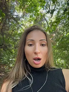 Chat +18 de Wonder_Kari ao vivo