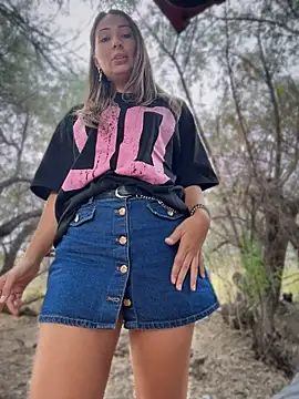 Wonder_Kari live XXX chat