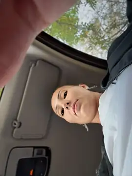 XXX chat uživo modela Wonder_Kari