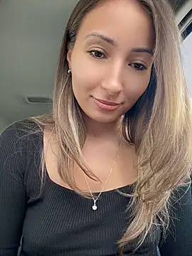Chat +18 de Wonder_Kari ao vivo