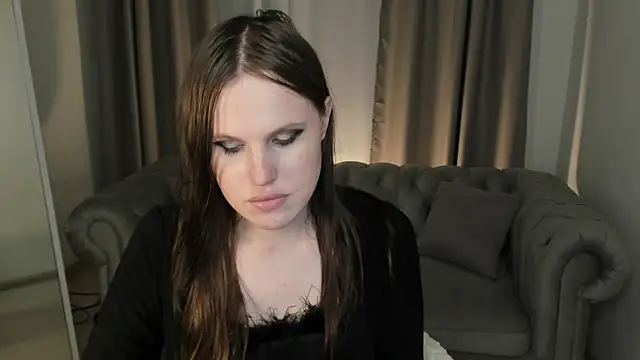 EffieMinki webcam show